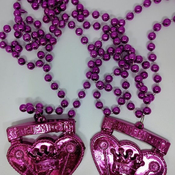 NWT MARDI GRAS VALENTINE NECKLACES - Picture 4 of 4